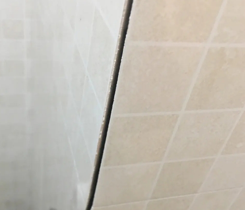 赤峰市瓷砖空鼓维修公司分享阳台瓷砖脱落的修复过程可以分为以下几个步骤